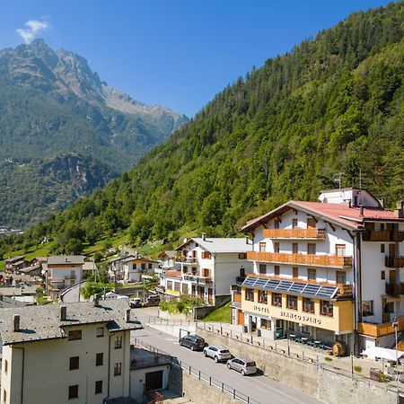 Hotel Biancospino Lanzada エクステリア 写真