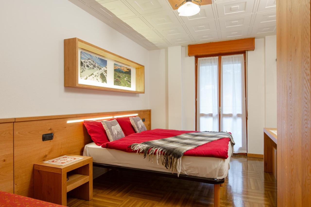 Hotel Biancospino Lanzada エクステリア 写真