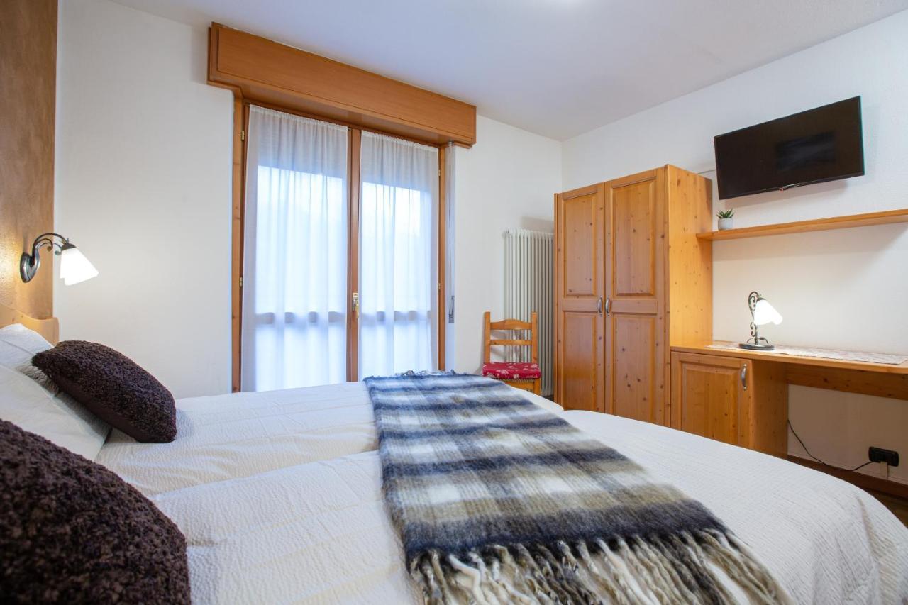 Hotel Biancospino Lanzada エクステリア 写真