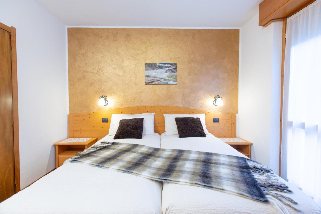 Hotel Biancospino Lanzada エクステリア 写真