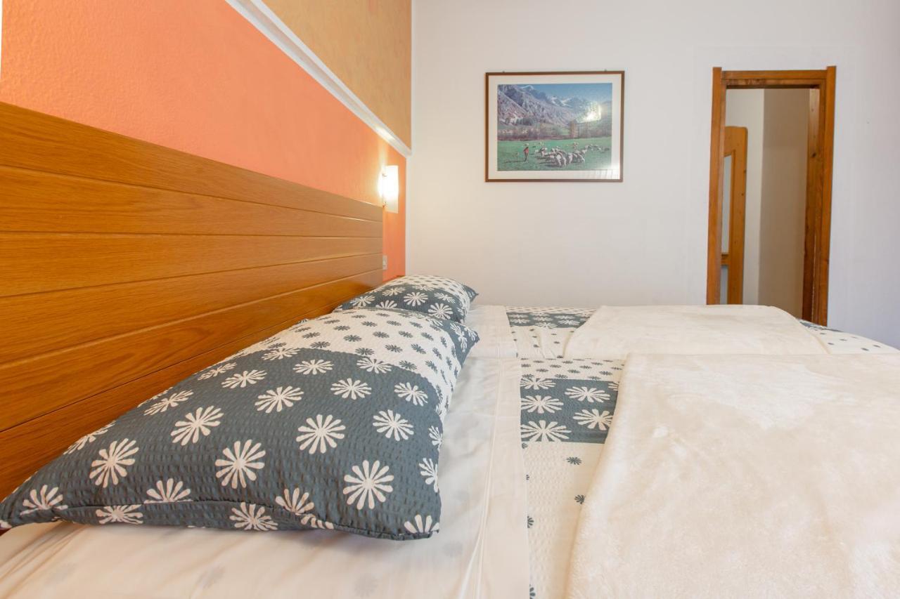 Hotel Biancospino Lanzada エクステリア 写真