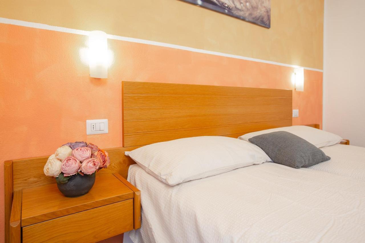 Hotel Biancospino Lanzada エクステリア 写真