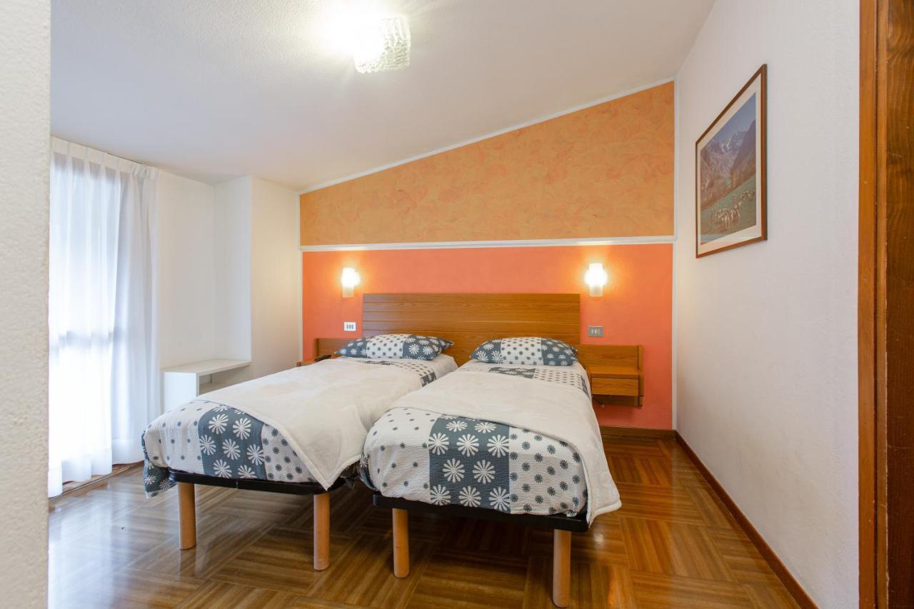 Hotel Biancospino Lanzada エクステリア 写真