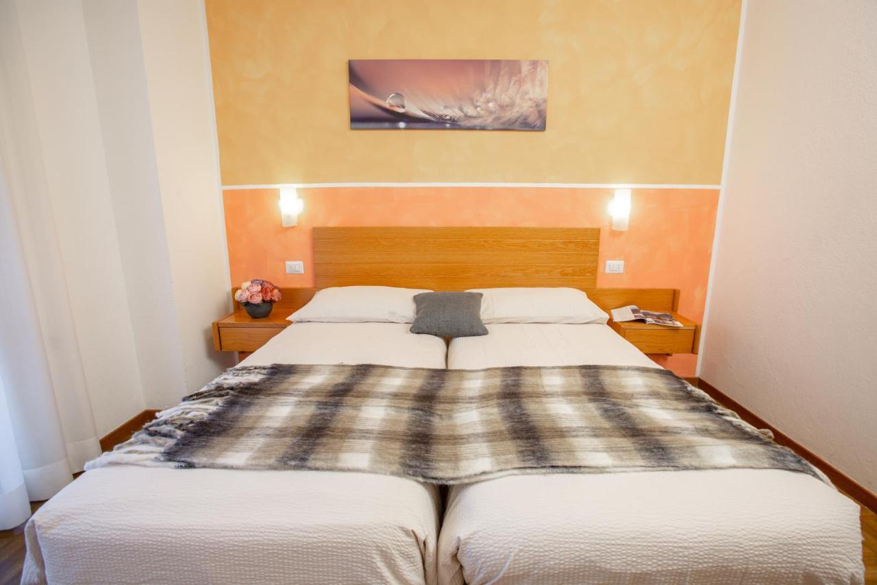 Hotel Biancospino Lanzada エクステリア 写真