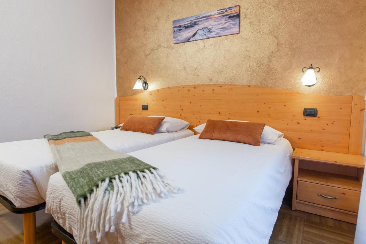 Hotel Biancospino Lanzada エクステリア 写真