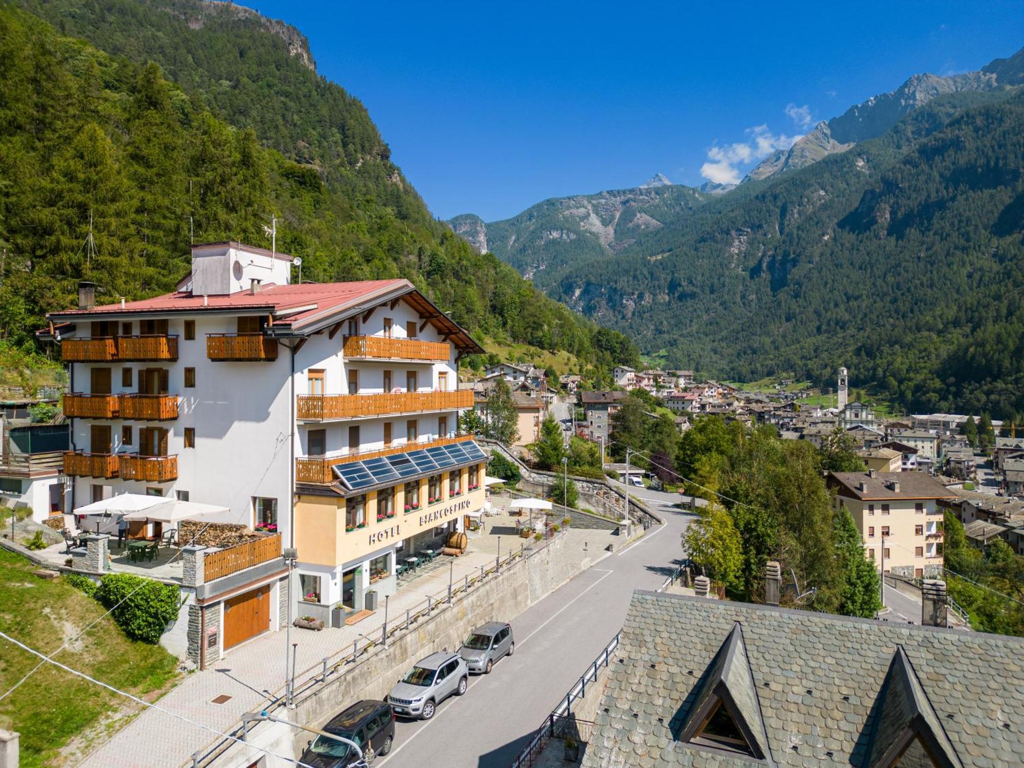 Hotel Biancospino Lanzada エクステリア 写真